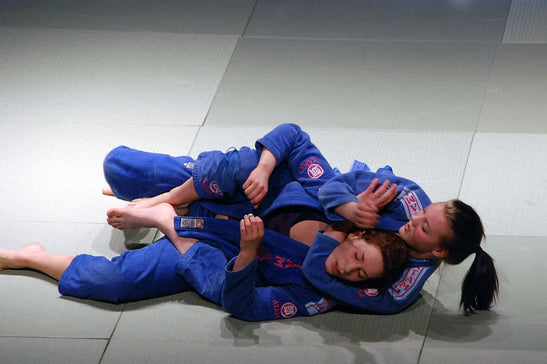 The Key Similarities and Differences Between Jiu Jitsu and Krav Maga